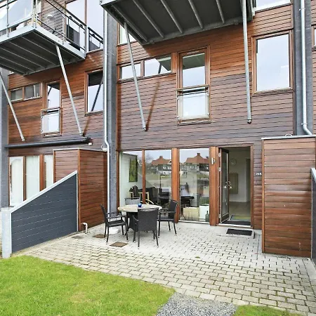 Two-bedroom Holiday In 3 Appartement *